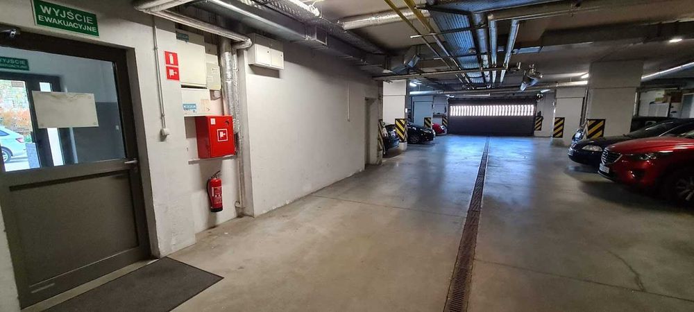 Miejsce postojowe w garażu przy ul. Tajemna 4 Warszawa