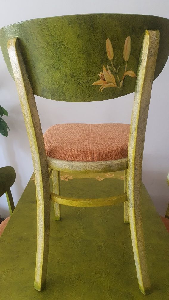 Ręcznie odrestaurowany stół + 6 krzeseł decoupage PRL