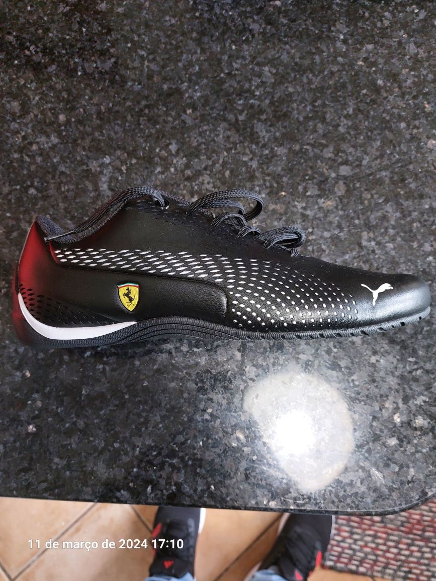 Sapatilhas Puma Ferrari