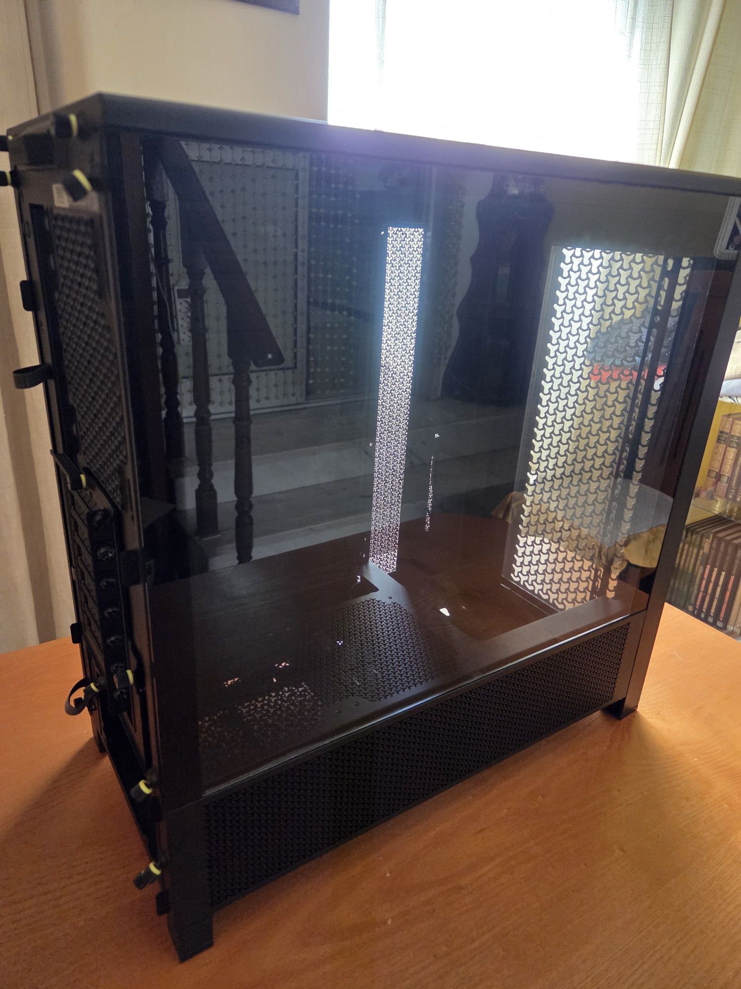 Caixa Extended-ATX Corsair Frame 4000D Vidro Temperado Preta