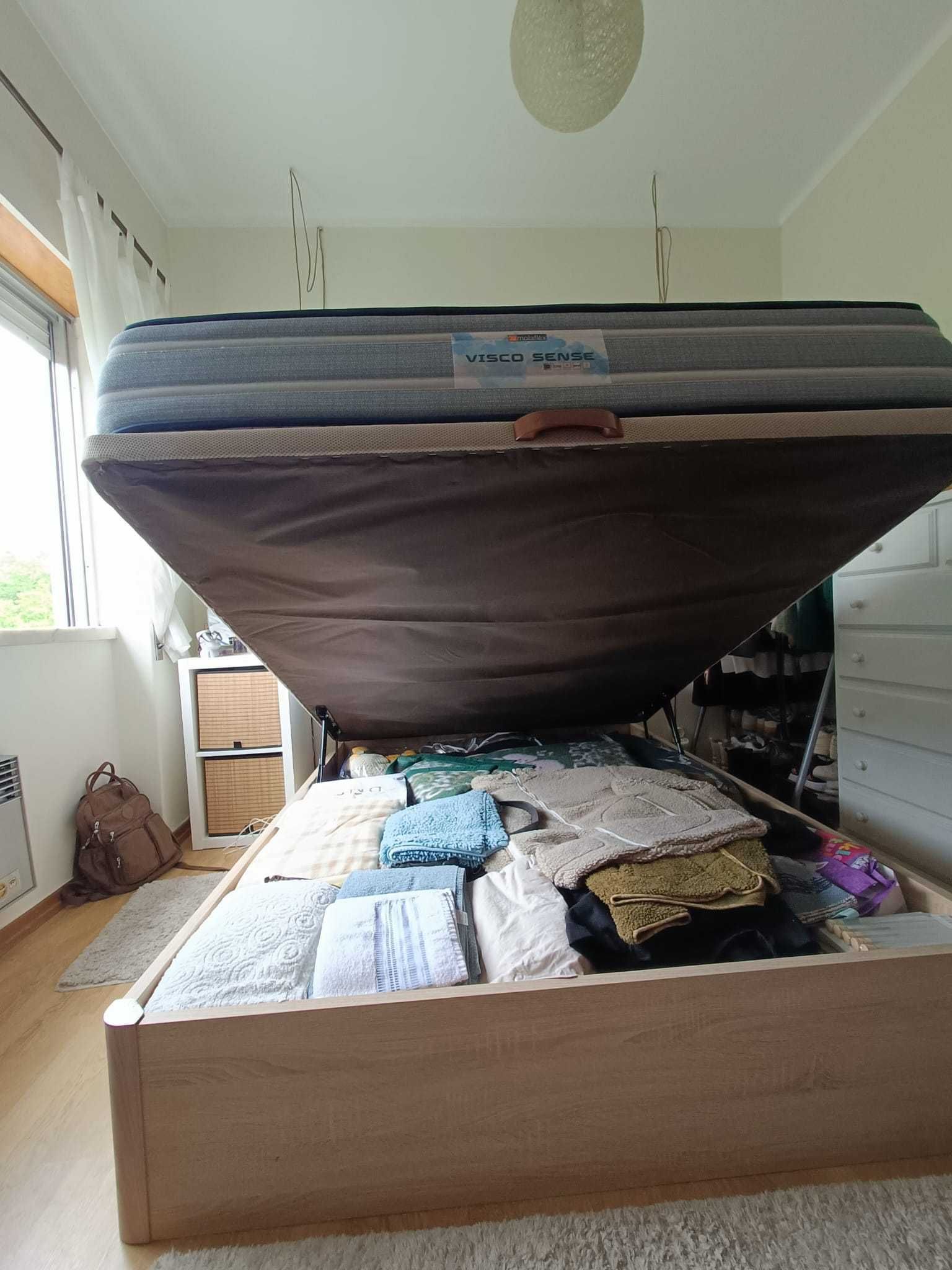 Cama sommier com arrumação + Colchão