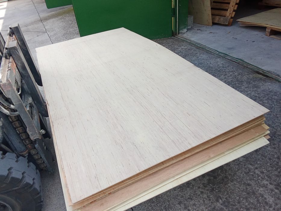 Фанера 2300 на 1120. 1013 на 1013  . товщина від 0.4 до 1.5