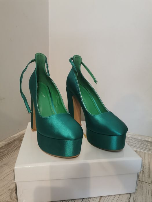 Nowe buty na obcasie