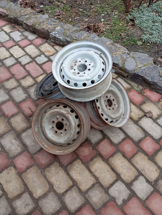 ВАЗ 2106 диски сталеві