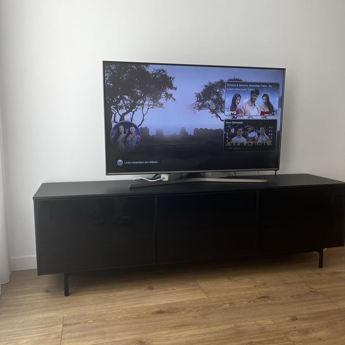 RANNÄS Armários e soluções de arrumação, preto/preto vidro. IKEA.