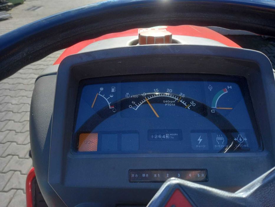 Japoński traktorek Yanmar F 220 z glebogryzarką 4x4 22 KM