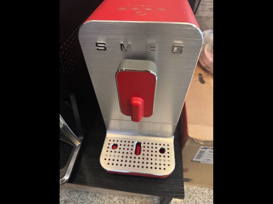Кавомашина SMEG  BCC01RDMEU Нові гарантія