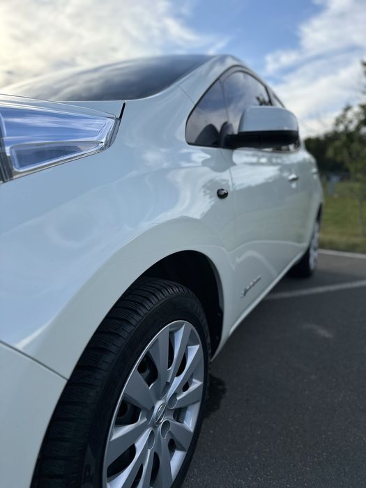 Nissan Leaf 24kw їде 110-120км 9палок! Ціна до 25.10