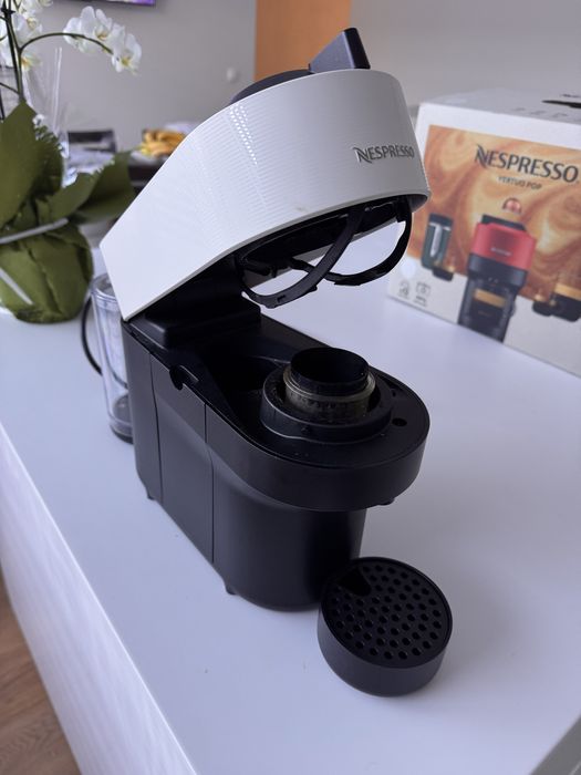 Maquina de Cafe Nespresso Vertuo Pop + Capsulas