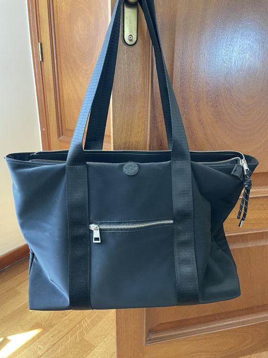 Mala grande preta Misako