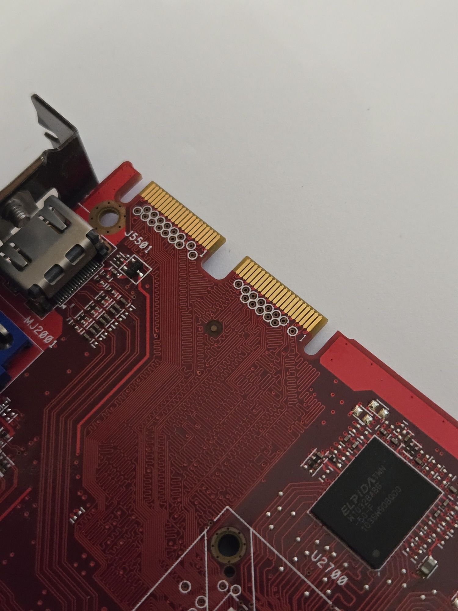 Відеокарта Asus EAH5670/DI/1GD5 1Гб
Radeon HD5670
