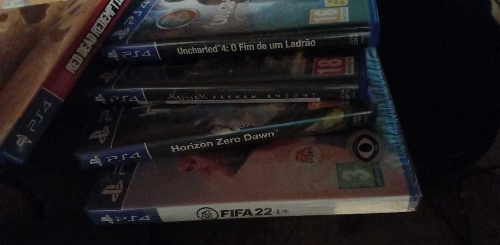 Ps4 1 Tb como nova 5 jogos