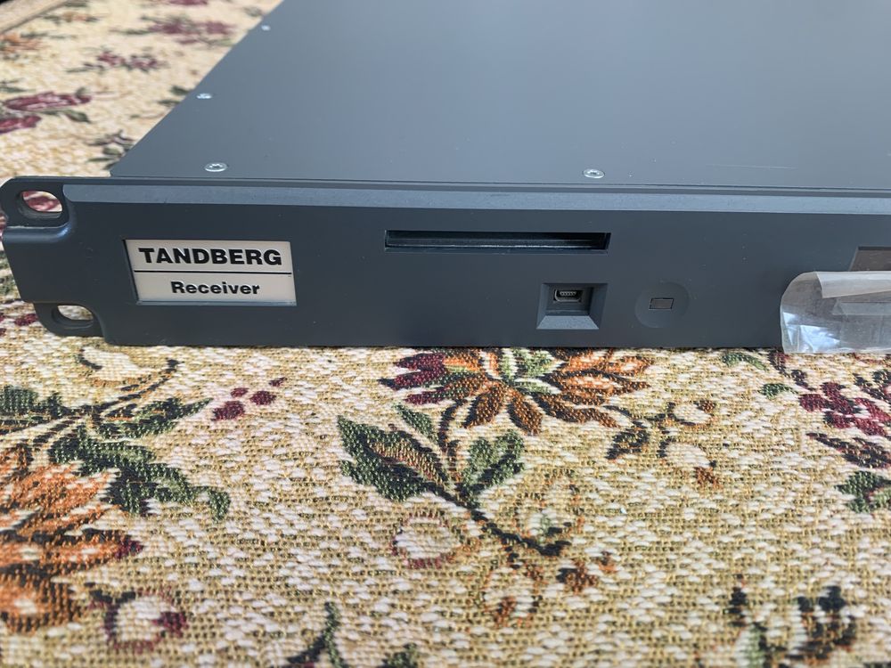 Интегрированный  ресивер-декодер Tandberg HD RX8200