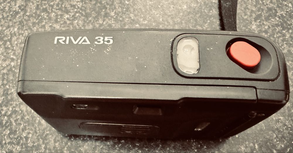 Minolta Riva 35 Focus Free DX auto