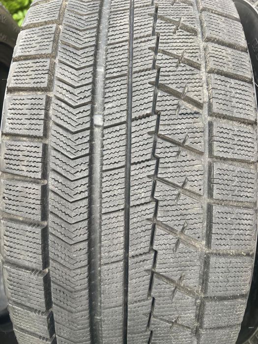 Зимня ризина Bridgestone Blizzak VRX 225/50 R17 94S