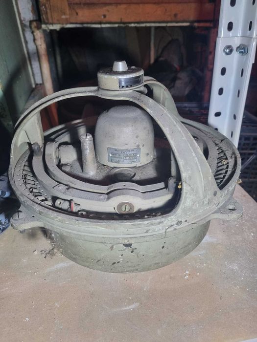 żyroskop (kompas żyroskopowy)