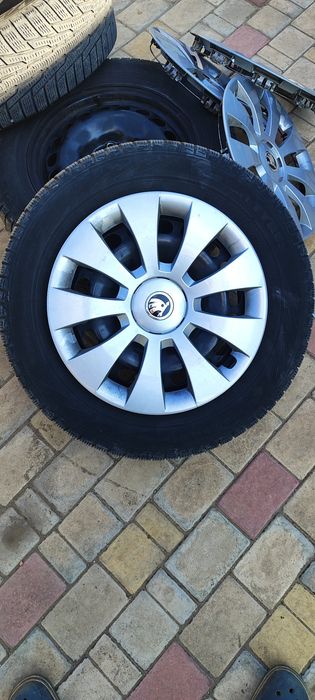 215/60/16 зима Nokian с дисками и колпаками