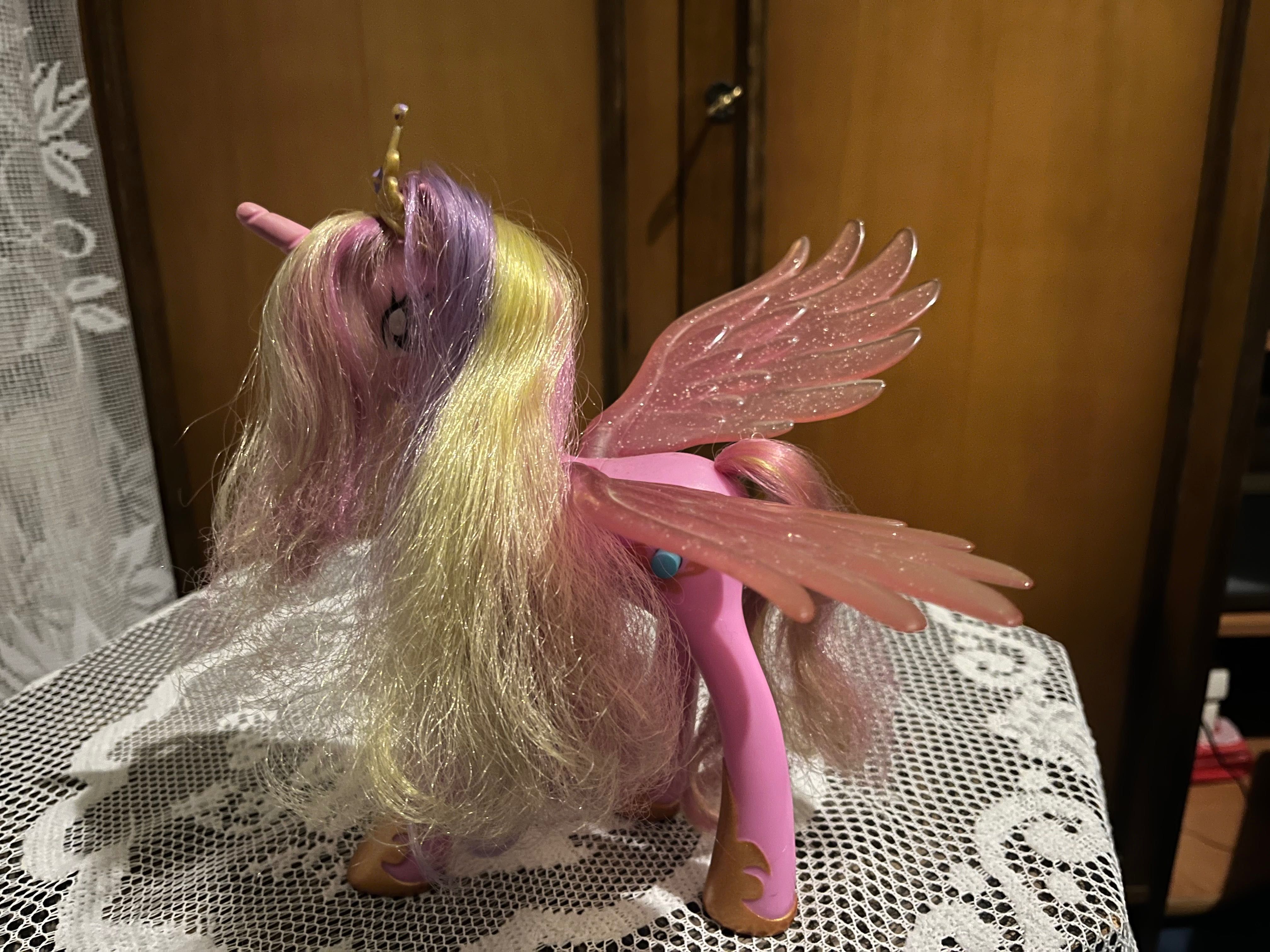 Księżniczka Cadance My Little Pony interaktywna śpiewająca , świeci