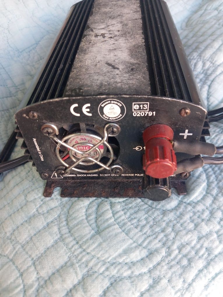 Inversor  12V/ 230V, 250W