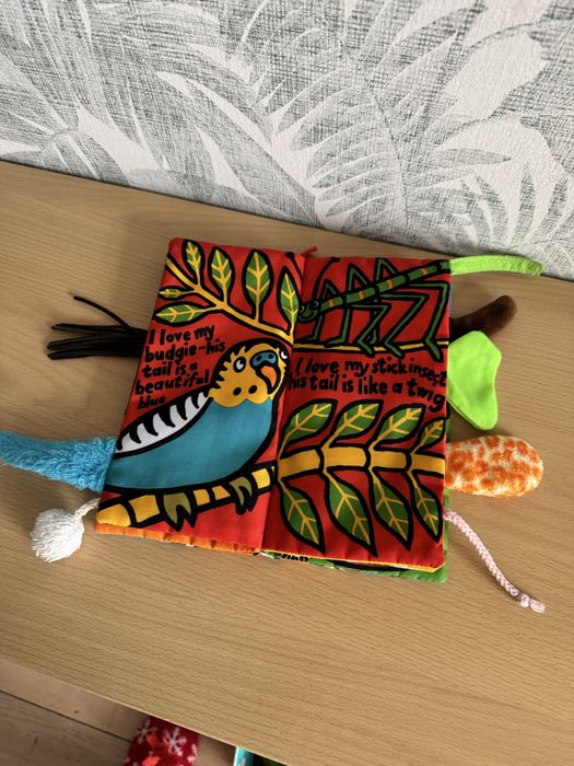 Книжка шуршалка для немовлят