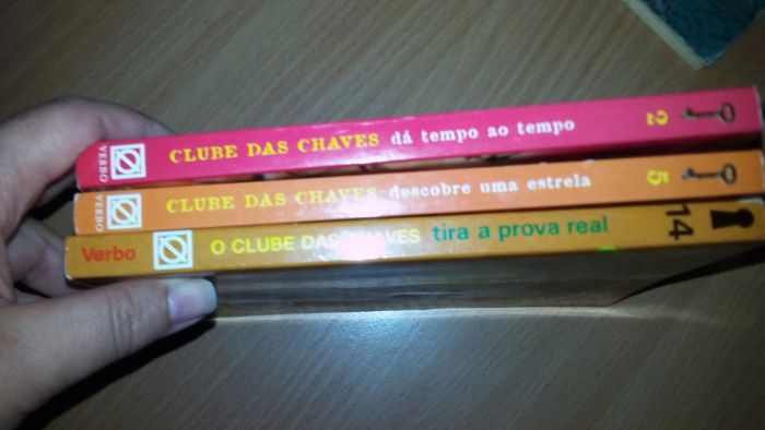 3 livros Clube das Chaves
