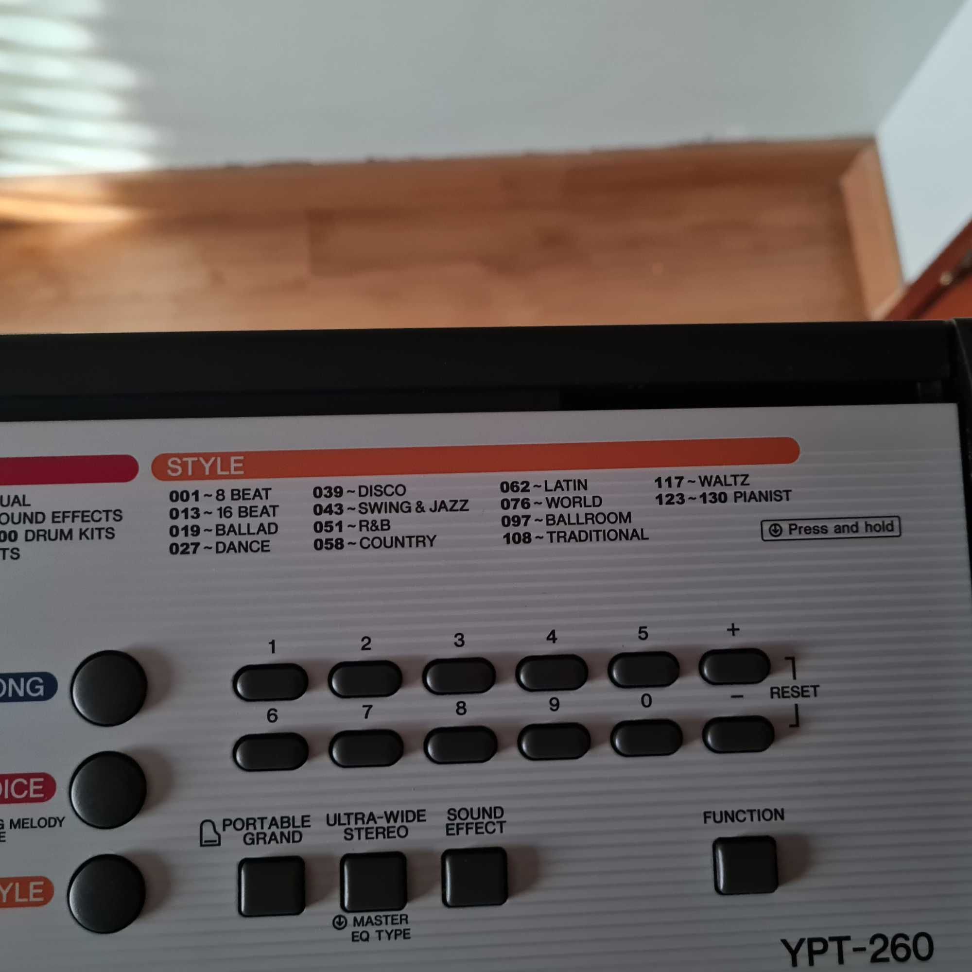 Teclado Yamaha YPT - 260