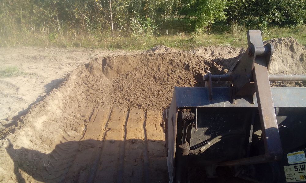 Piach  transport, wsypka fundamentów mała i duża wywrotka