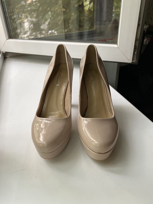 Туфли бежевые лакированые