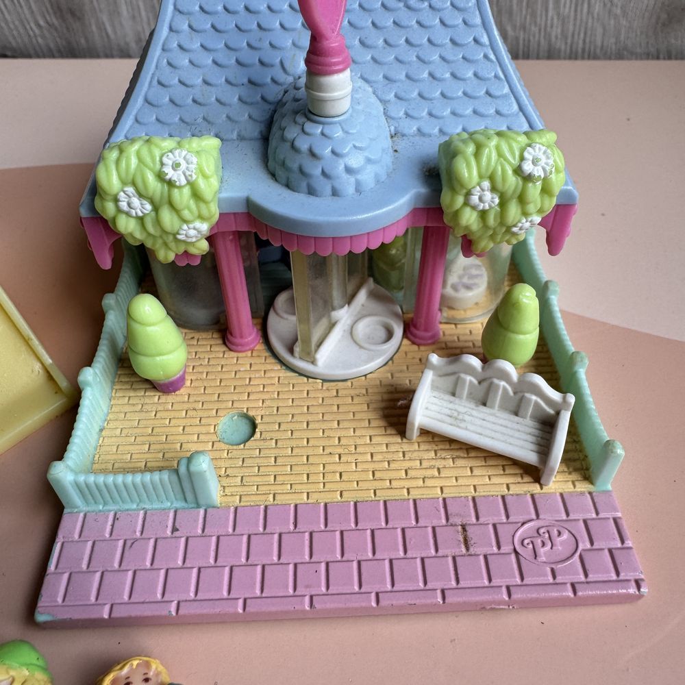 Vintage 1995 Bluebird Polly Pocket Pollyville Dress Shop