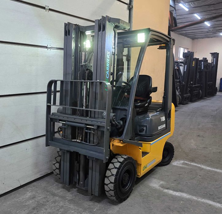 Навантажувач вилковий дизельний Nissan 1.8 тонн триплекс на 4,75 метра