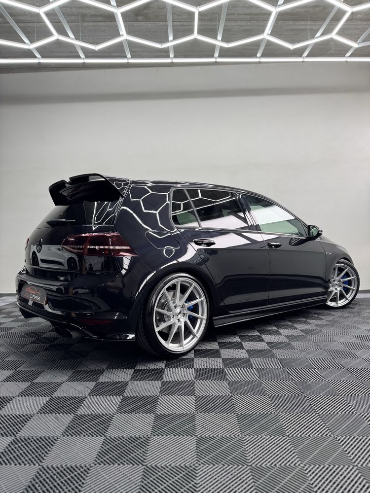 VOLKSWAGEN GOLF 7 R DSG 4-MOTION