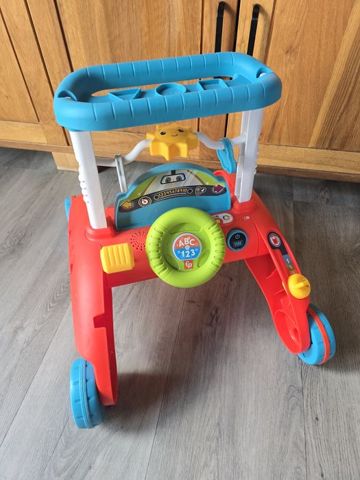 Pchacz dla dziecka do nauki chodzenia