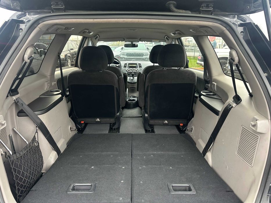 Mitsubishi Grandis 2005