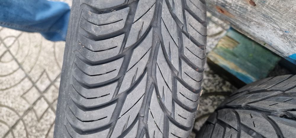 Pneus  165/65 r13