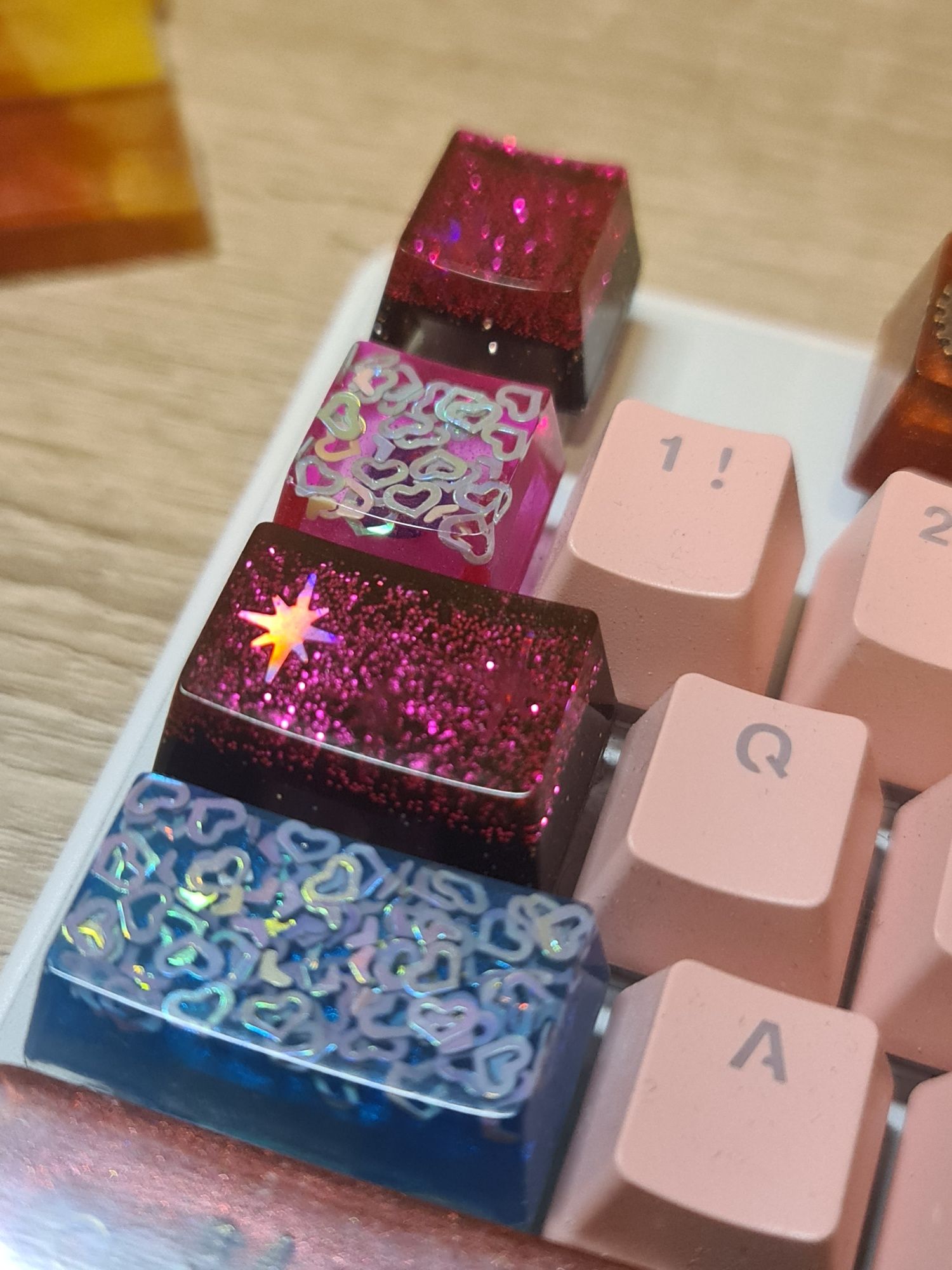 2 klawisze do klawiatury mechanicznej różowo-czarne/keycapy
