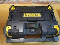 Radio budowlane dewalt z zasilaczem