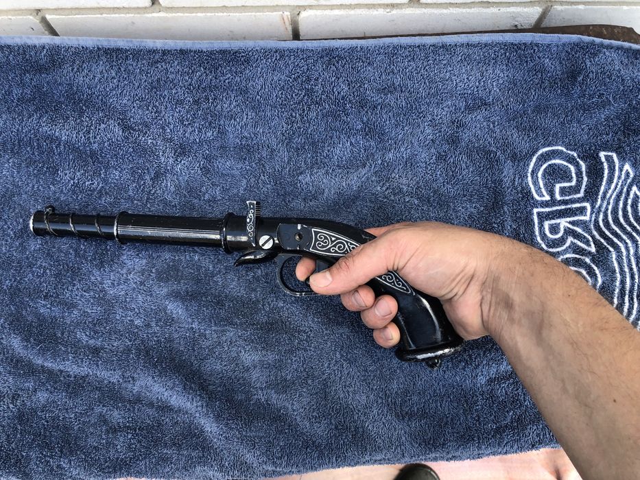 Продам іграшку игрушку сувенір сувенир пістолет пистолет мушкет