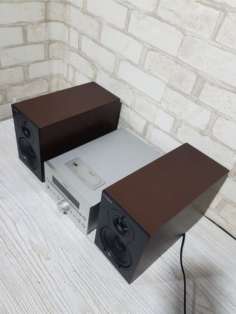 Музичний центр YAMAHA MCR-332, *2x30 Вт, USB, б/у з Німеччини