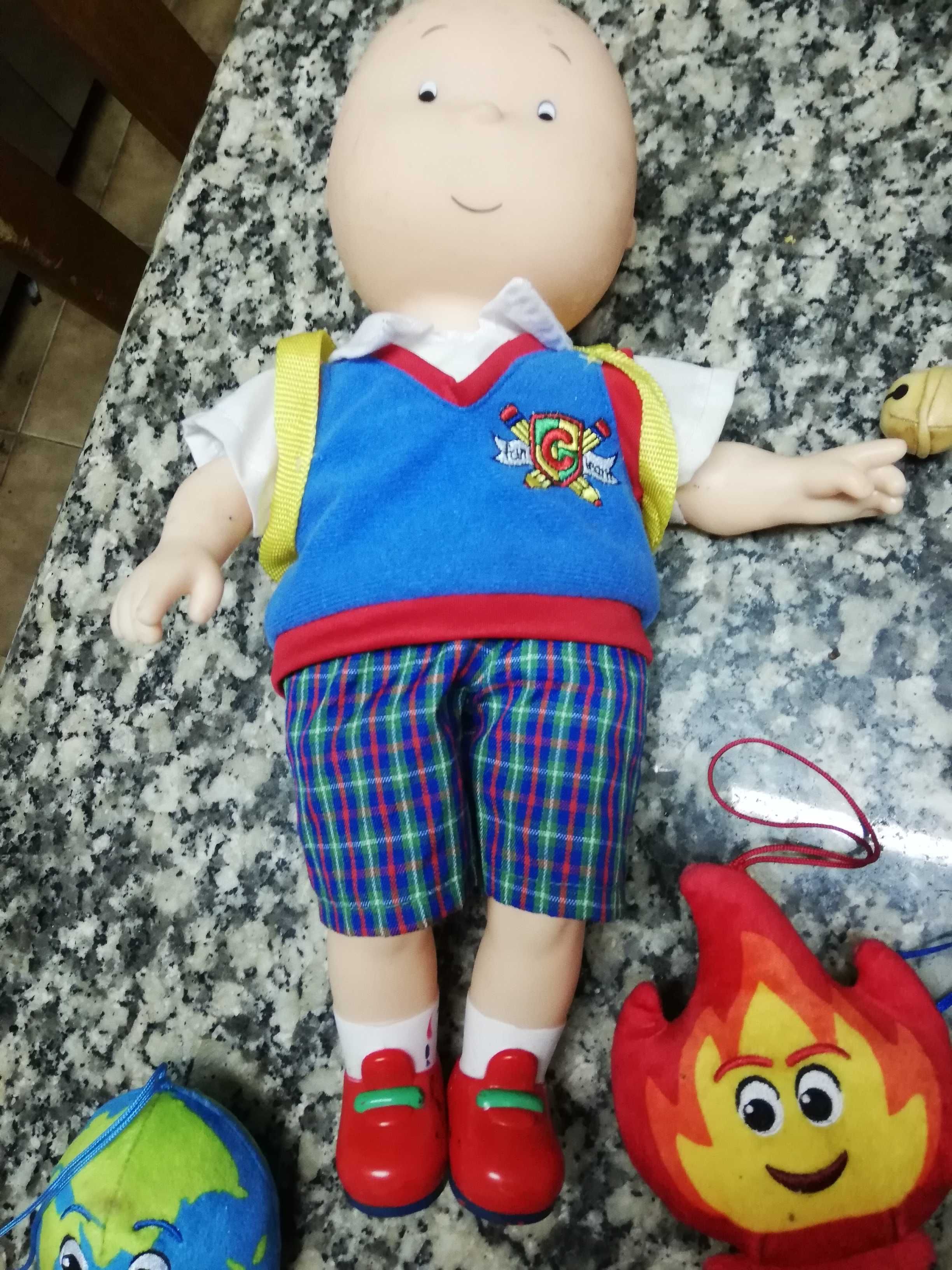 Caixa de legos e brinquedos