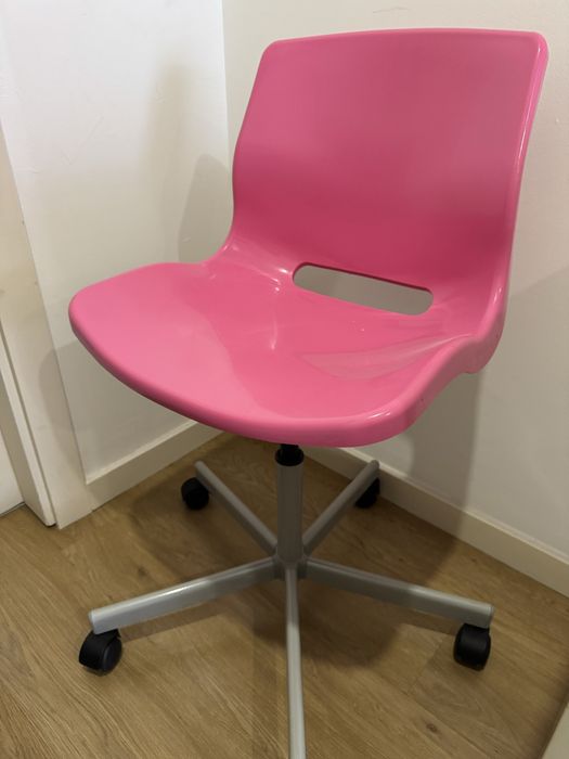 Cadeira ikea escritório rosa com rodas