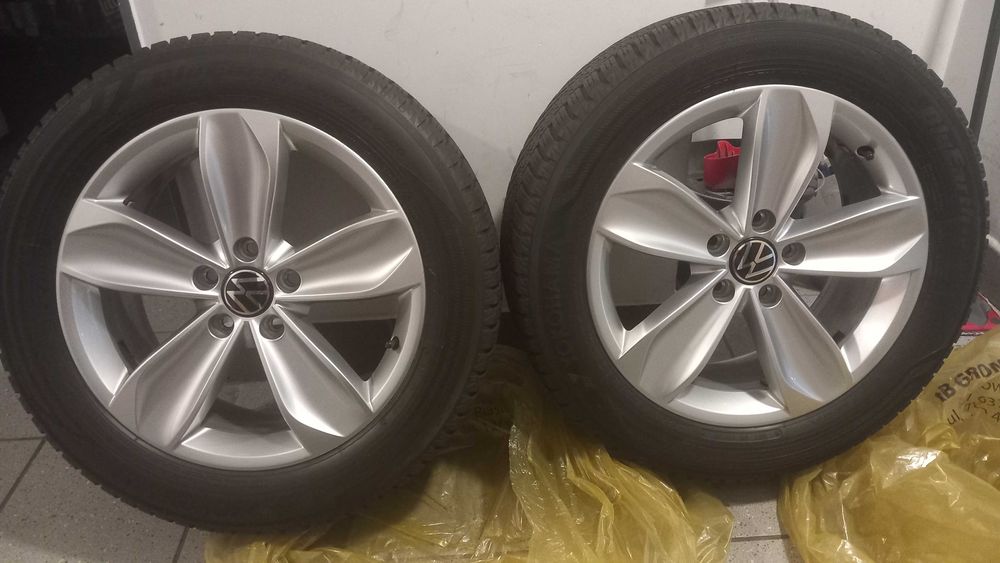 Komplet zimowych kół (4szt.) - VW Passat B8 YOKOHAMA BIUEARTH 98V