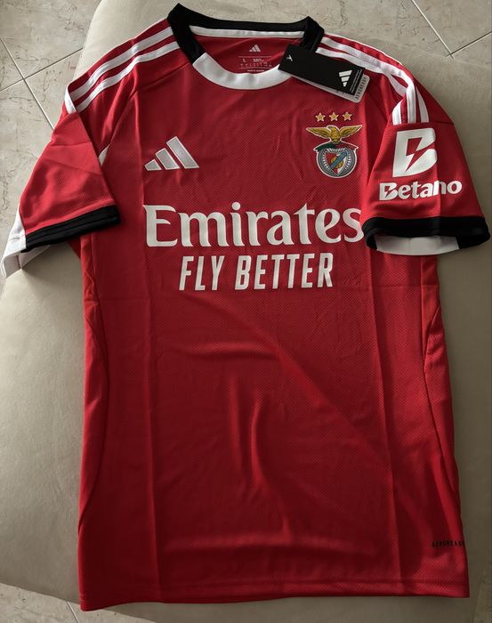 Camisola principal/alternativa do Benfica 25/26