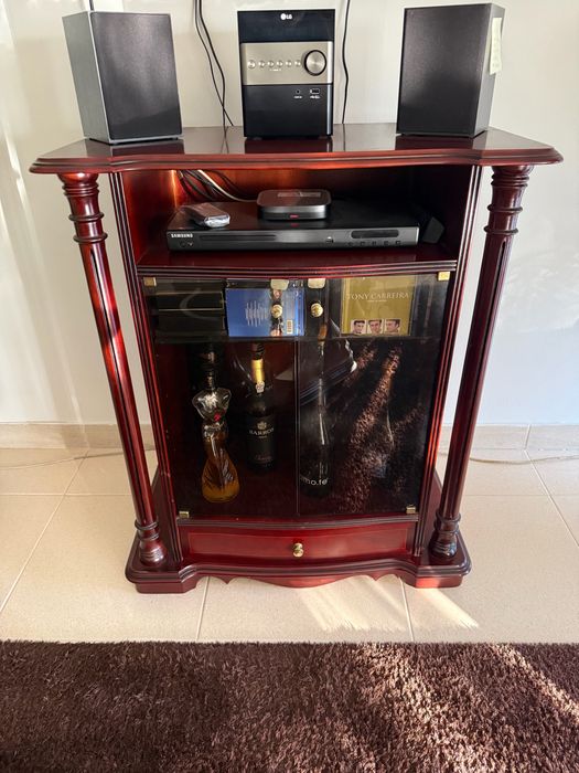 Sala com mobilia completa