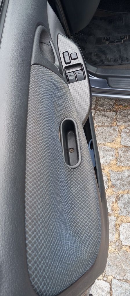 Toyota Yaris 1.0 VVTI 5 PORTAS COM AC