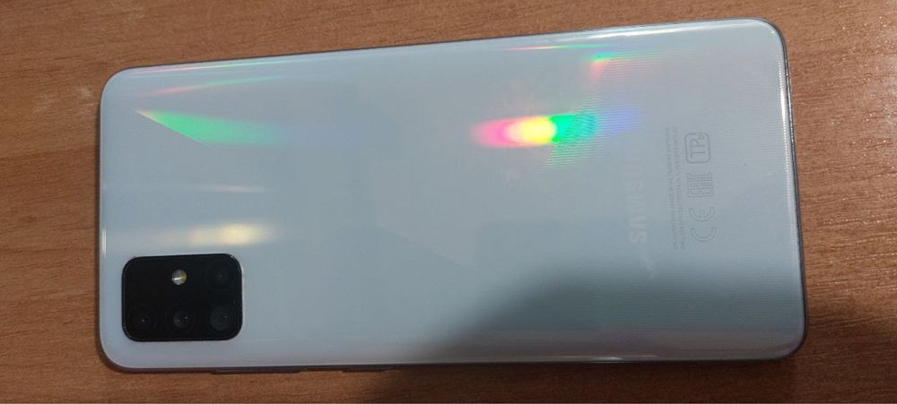 Продам телефон Samsung A51