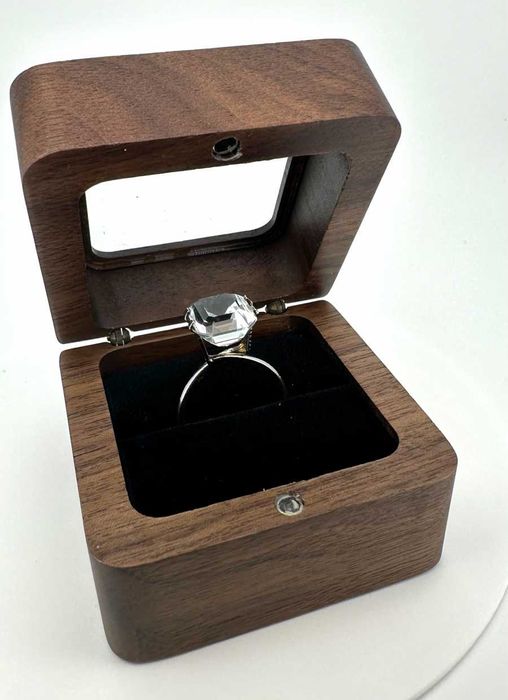 Футляр дерев'яний для ювелірних виробів, каблучки