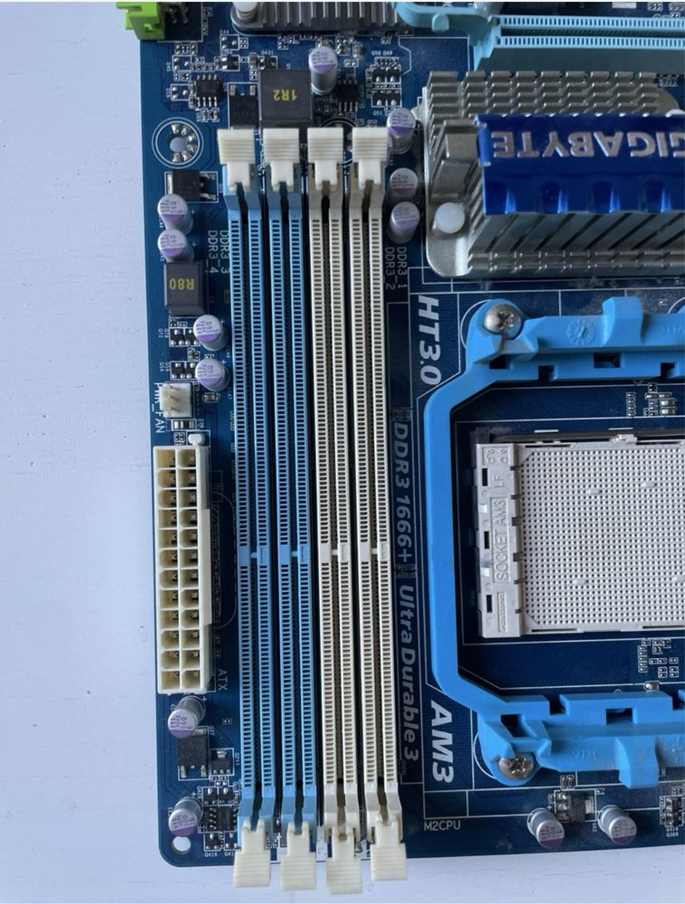 Płyta Główna Gigabyte GA-MA770T-UD3 AMD AM3 / DDR3