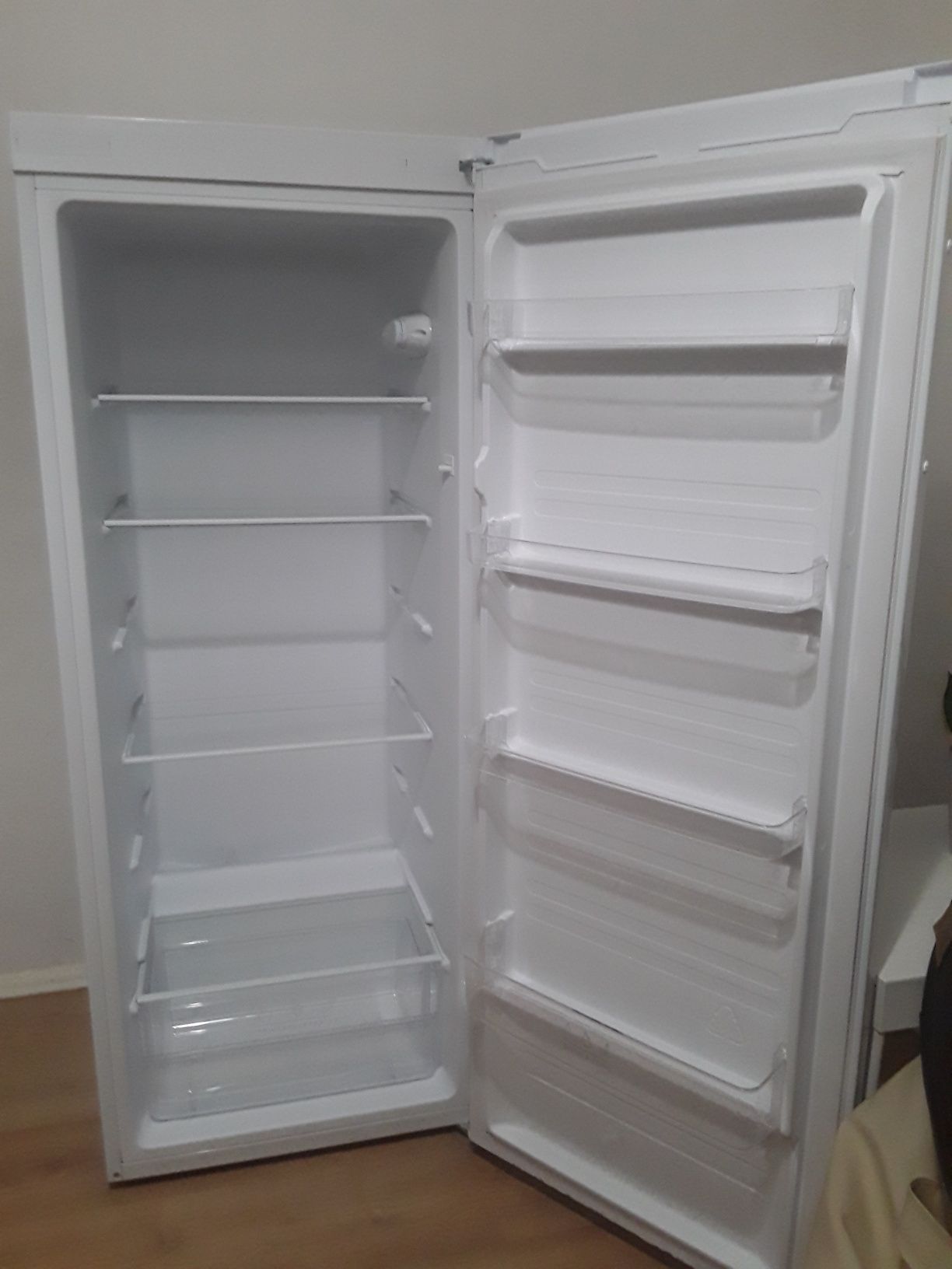 Frigorífico vertical com garantia até 2029 || 142cm altura