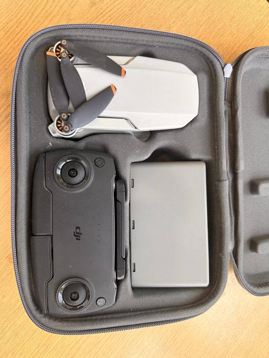 Dron dji mini se more combo