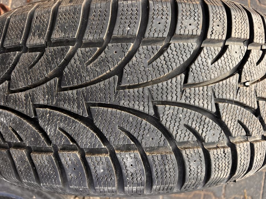 Opony zimowe 255/50 R19  4 sztuki komplet